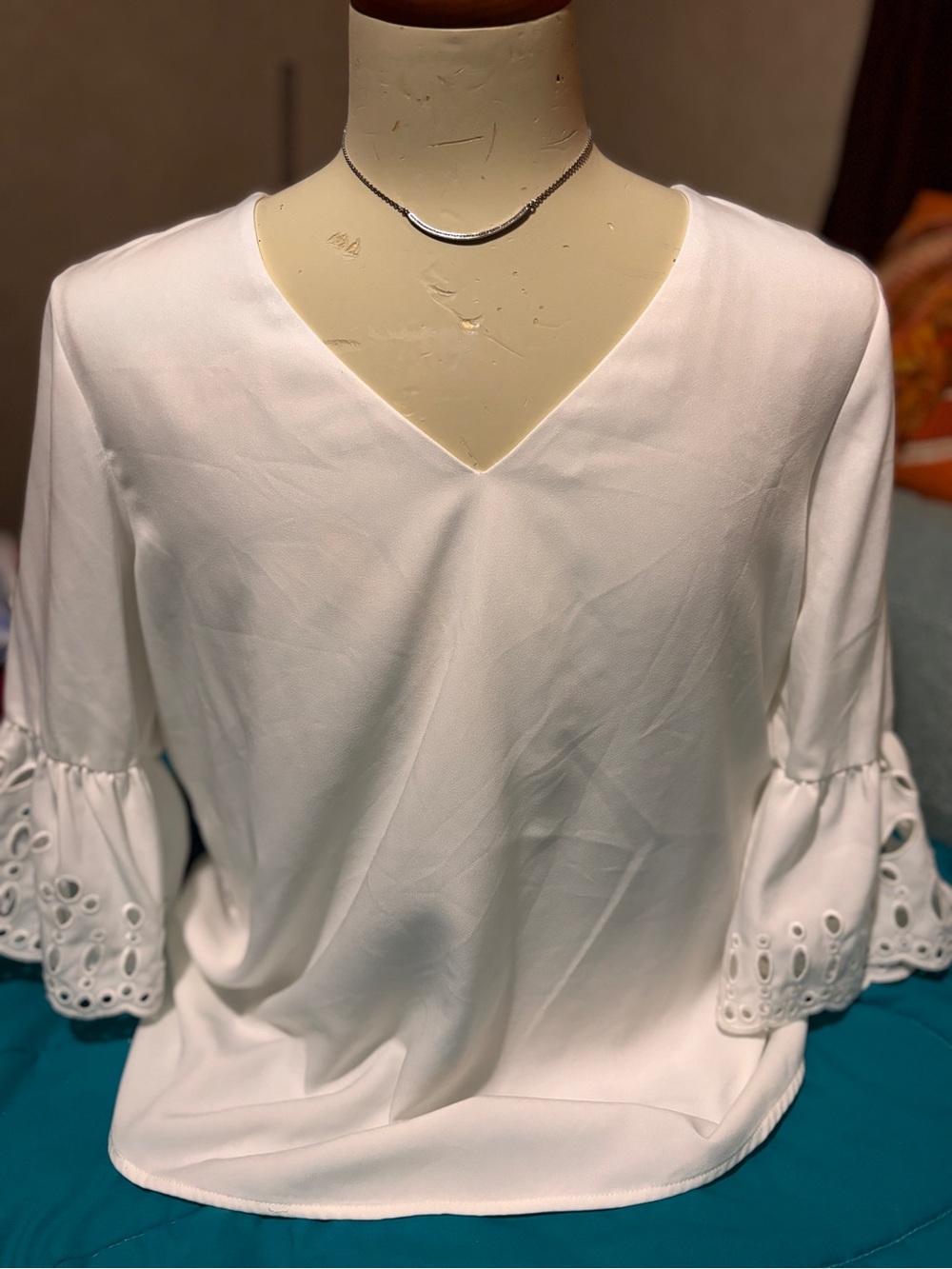 NWOT Calvin Klein White V-Neck Eyelet Sleeve Women's Top XL